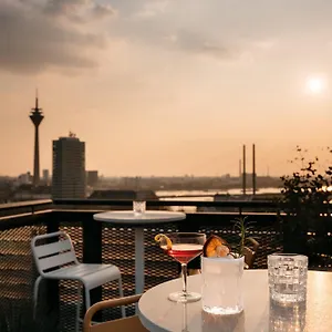 Ruby Luna 4*, Düsseldorf Alemanha